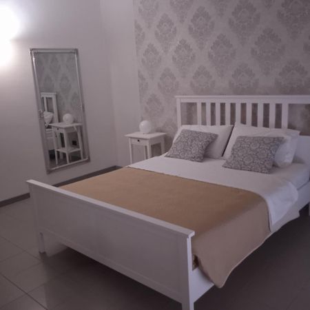 Residenza Locatelli Apartment Verona Bagian luar foto
