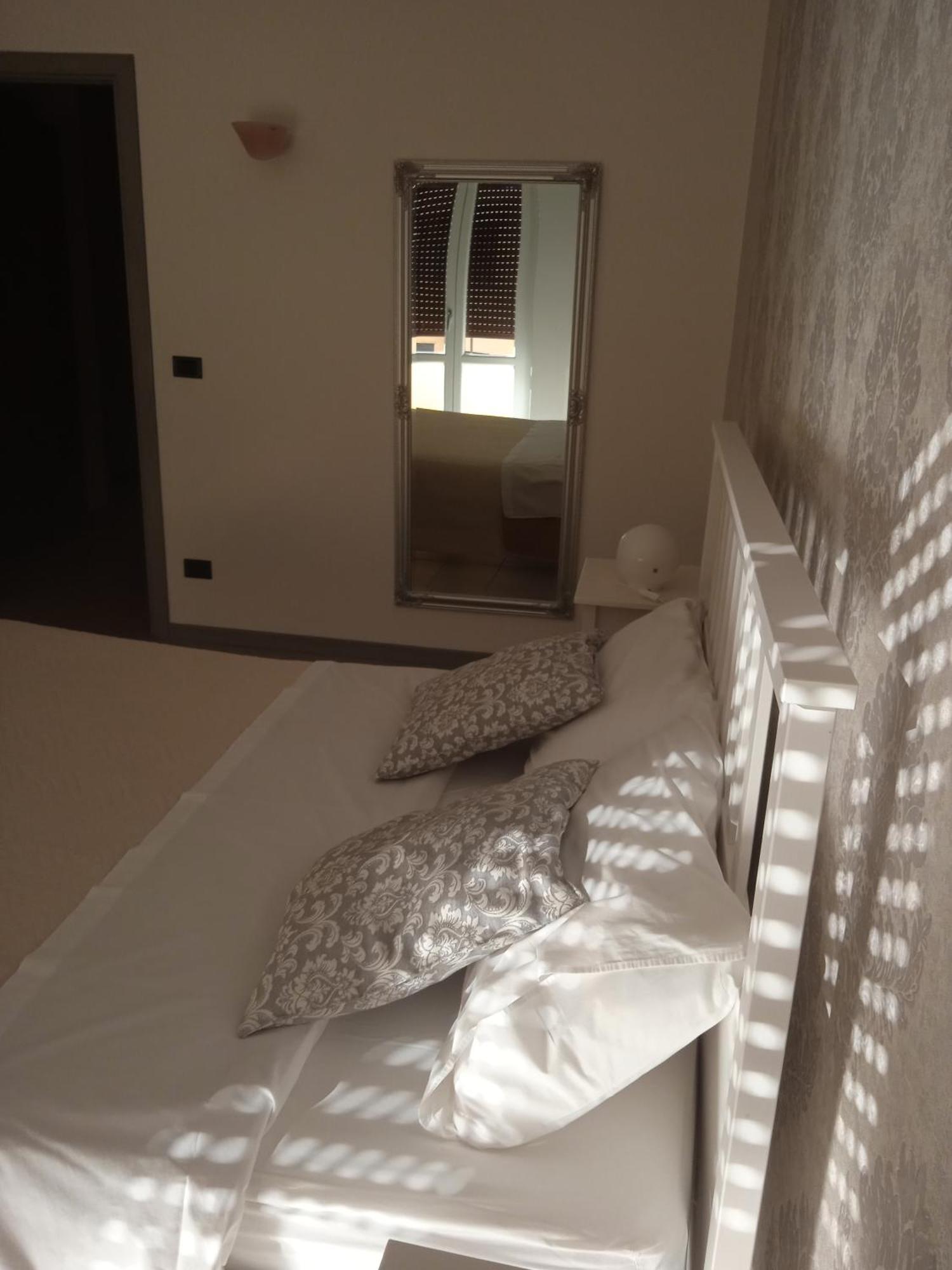 Residenza Locatelli Apartment Verona Bagian luar foto
